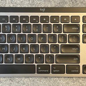 Logitech MAC Advanced Wireless Illuminated Keyboard